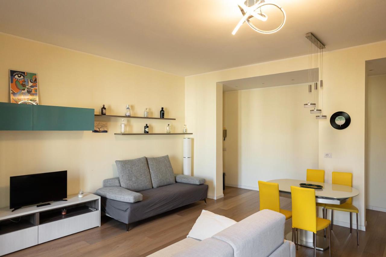 Bilocale Moderno Ed Esclusivo Apartment Milan Exterior photo